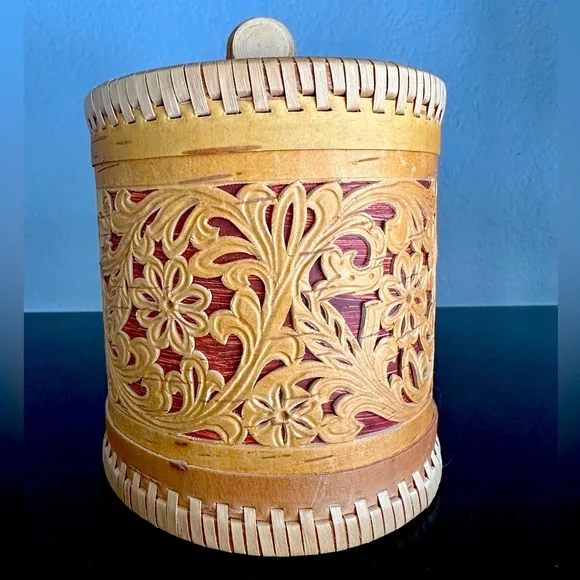 Floral Birch Bark Basket Nature Made Hand Crafted 6”. X 4.5” - Picture 4 of 9